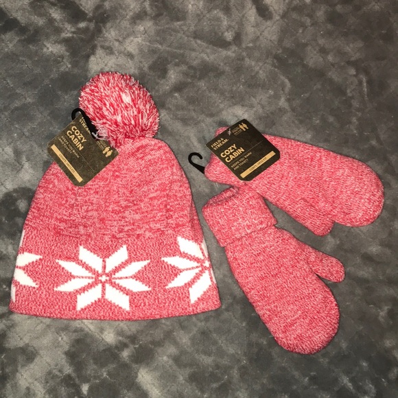 Field & Stream Other - ❄️ Youth Pom Hat and Mitten Set